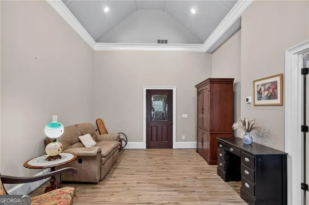456 E Valley RD NE Rydal, GA 30171