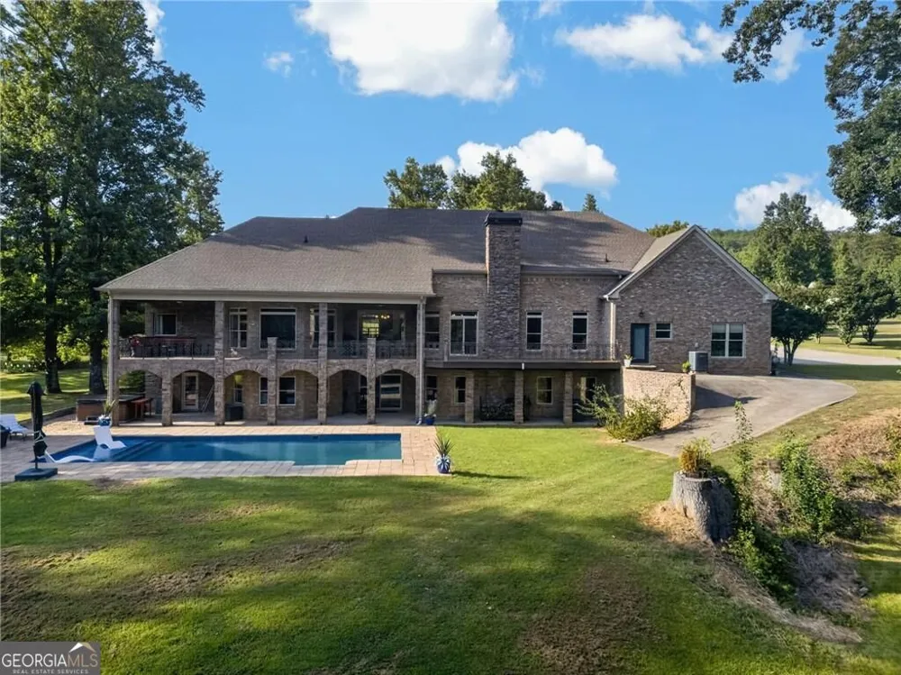 456 E Valley RD NE Rydal, GA 30171