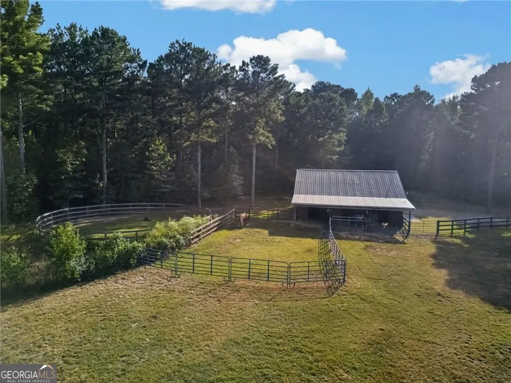 456 E Valley RD NE Rydal, GA 30171