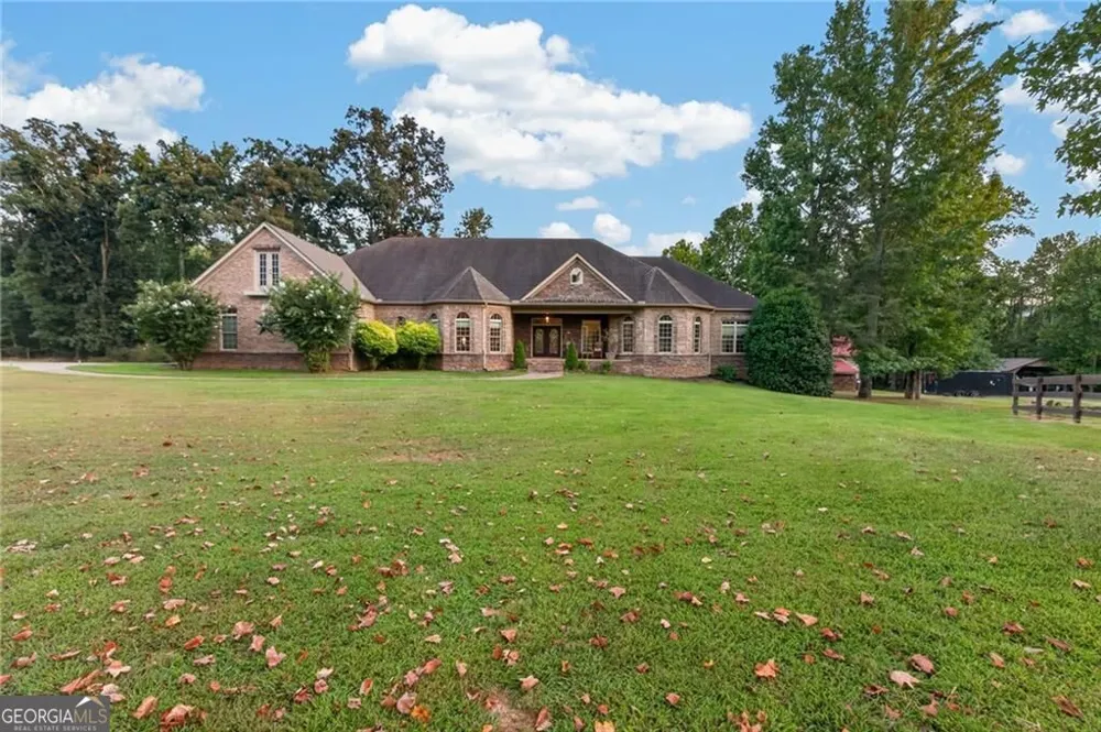 456 E Valley RD NE Rydal, GA 30171