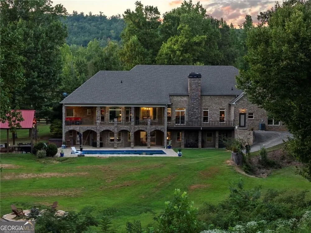 456 E Valley RD NE Rydal, GA 30171