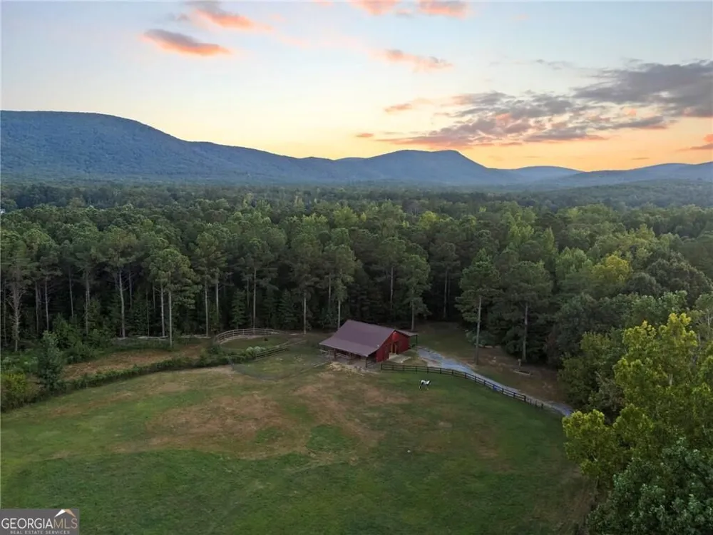 456 E Valley RD NE Rydal, GA 30171