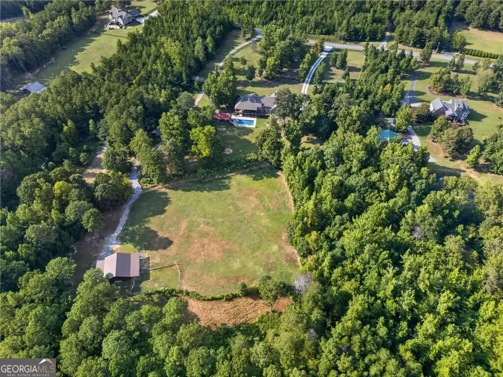 456 E Valley RD NE Rydal, GA 30171