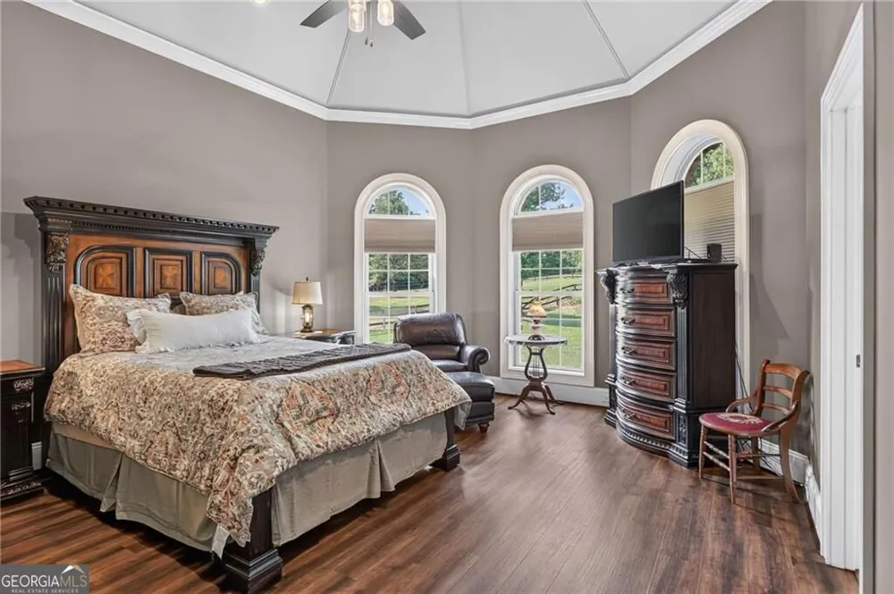 456 E Valley RD NE Rydal, GA 30171