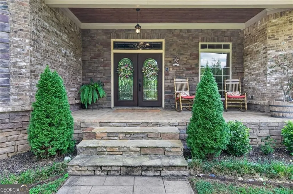 456 E Valley RD NE Rydal, GA 30171