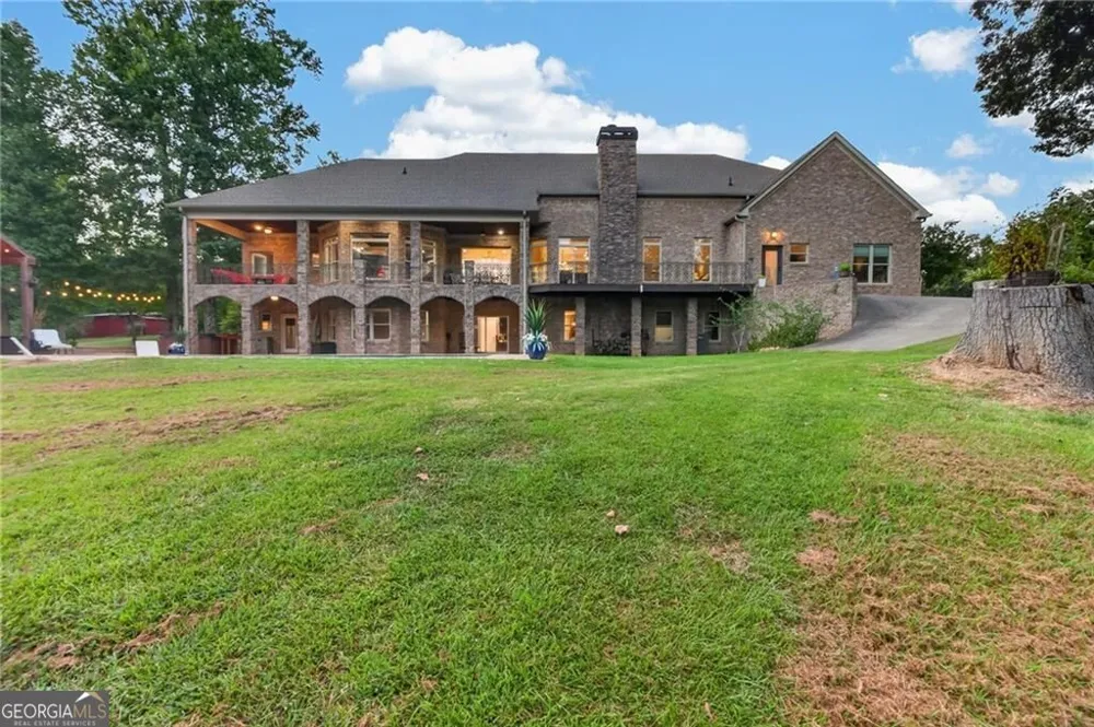 456 E Valley RD NE Rydal, GA 30171
