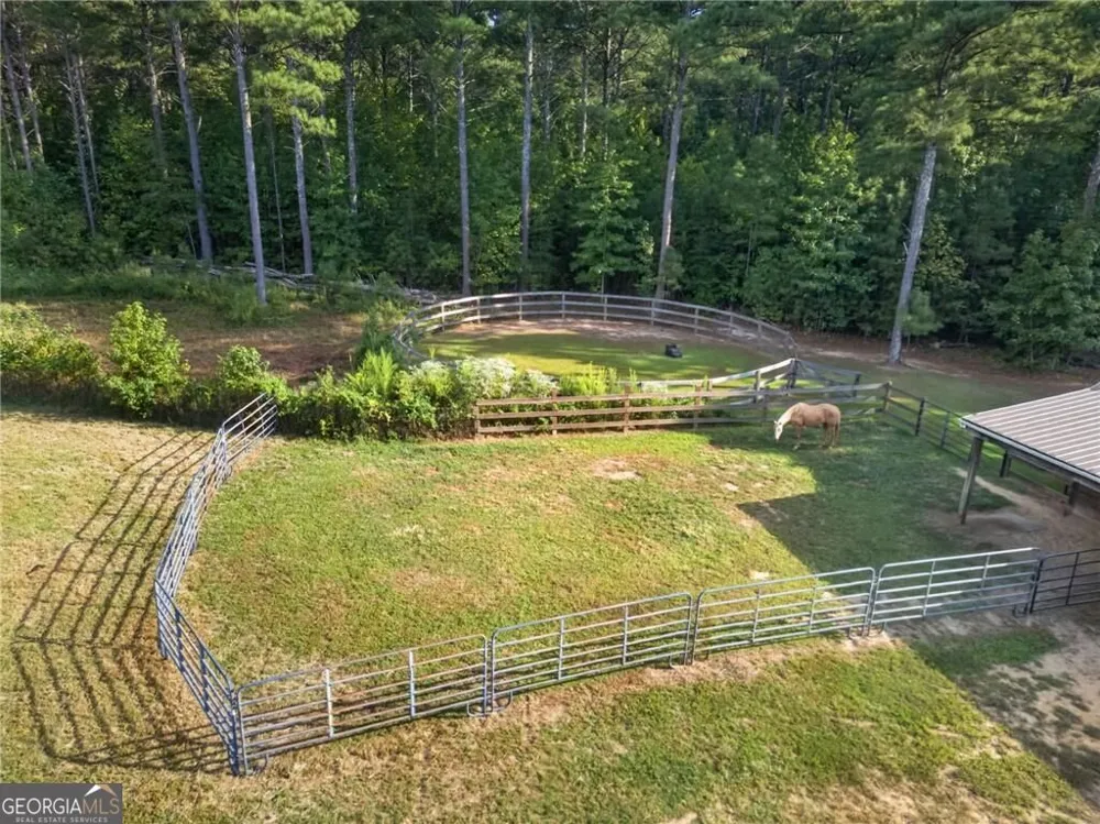 456 E Valley RD NE Rydal, GA 30171