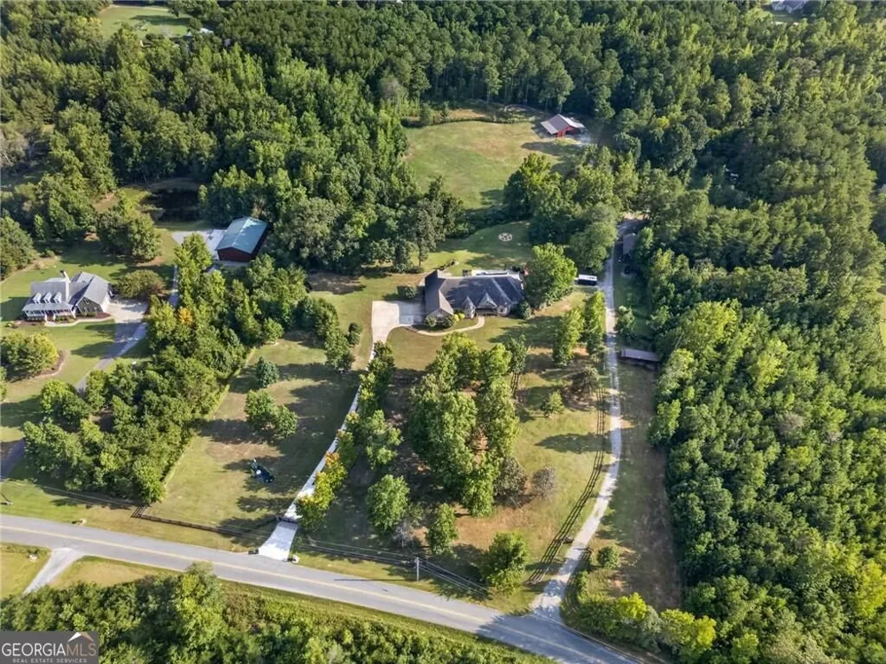 456 E Valley RD NE Rydal, GA 30171