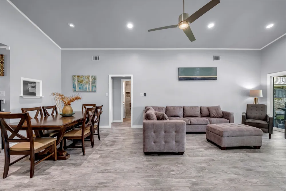 4718 River Oaks Drive Kingsland, TX 78639