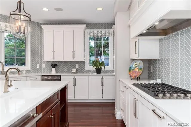4450 W Caspian Circle Littleton, CO 80128