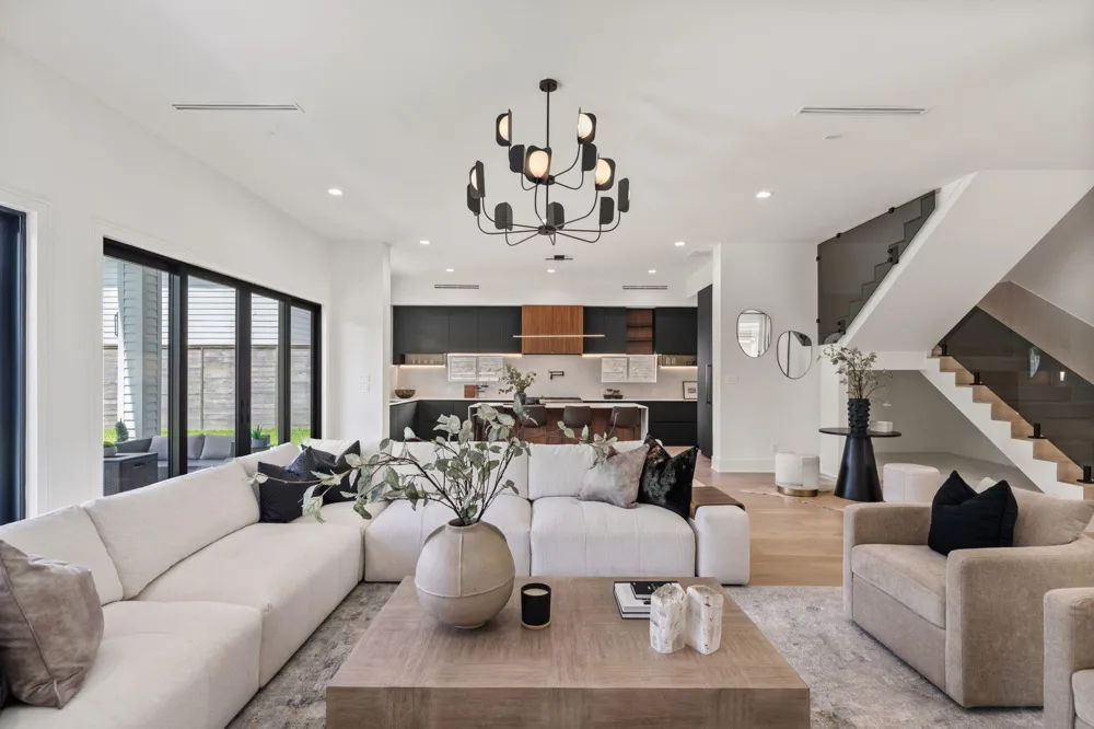 963 W 41st Street Houston, TX 77018