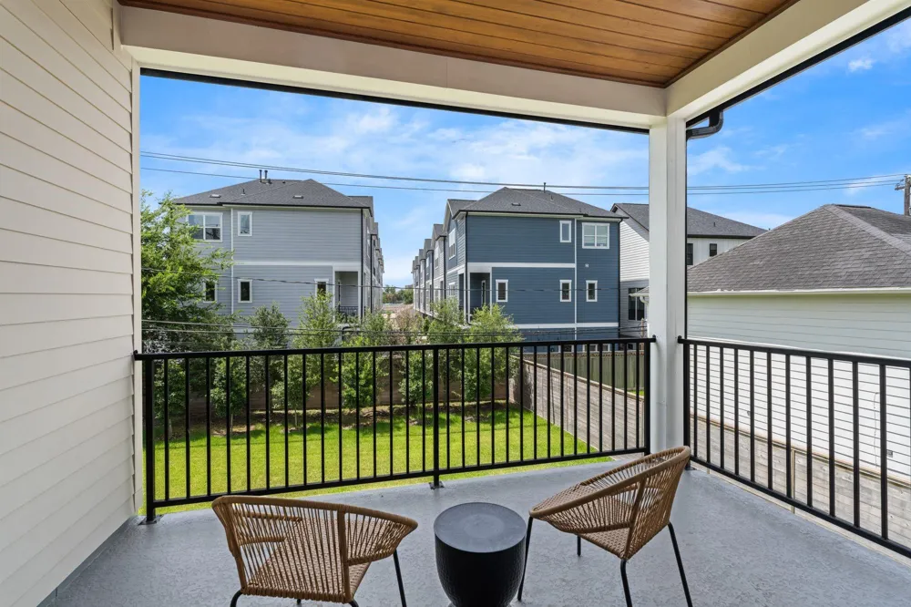 963 W 41st Street Houston, TX 77018