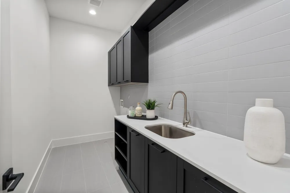 963 W 41st Street Houston, TX 77018