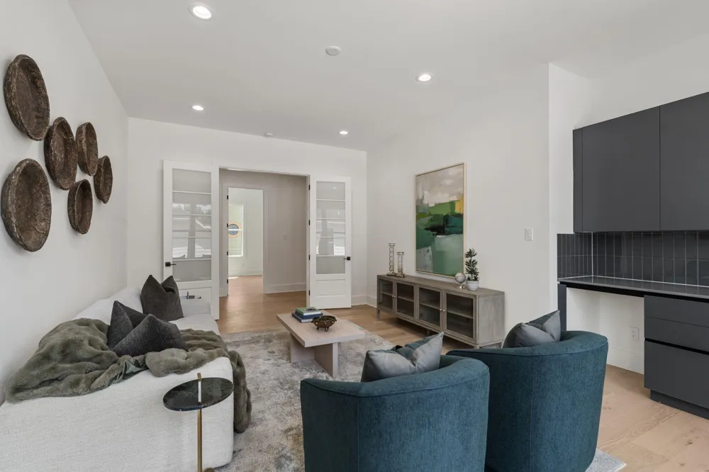 963 W 41st Street Houston, TX 77018