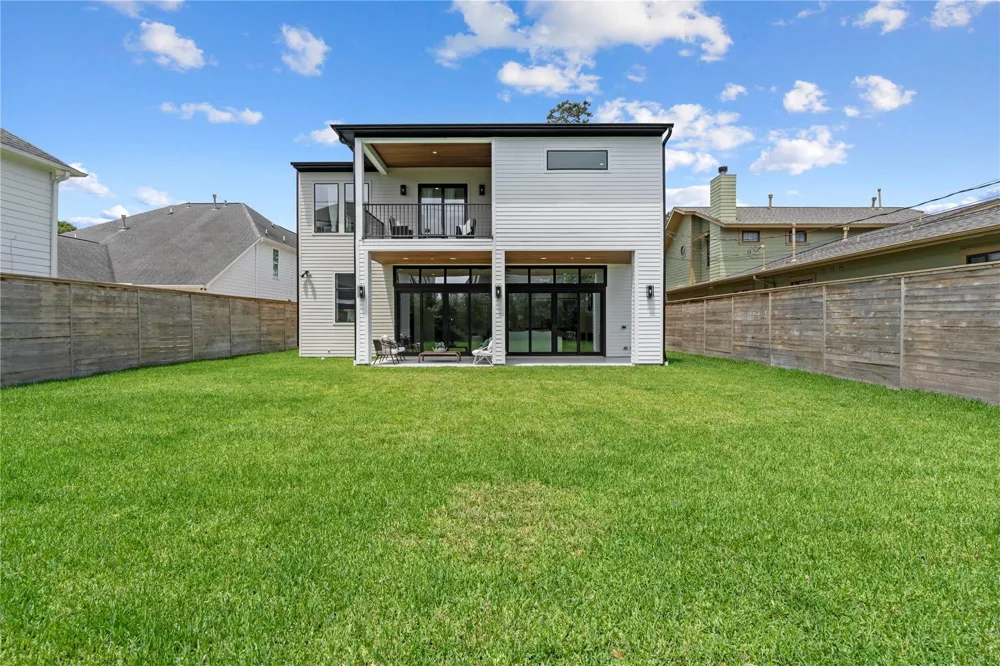 963 W 41st Street Houston, TX 77018