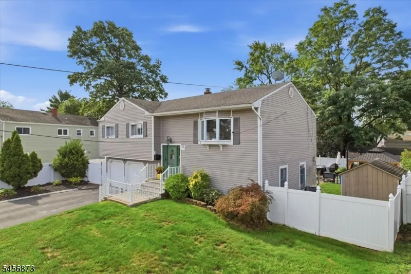 105 Osceola Ave Middlesex, NJ 08846