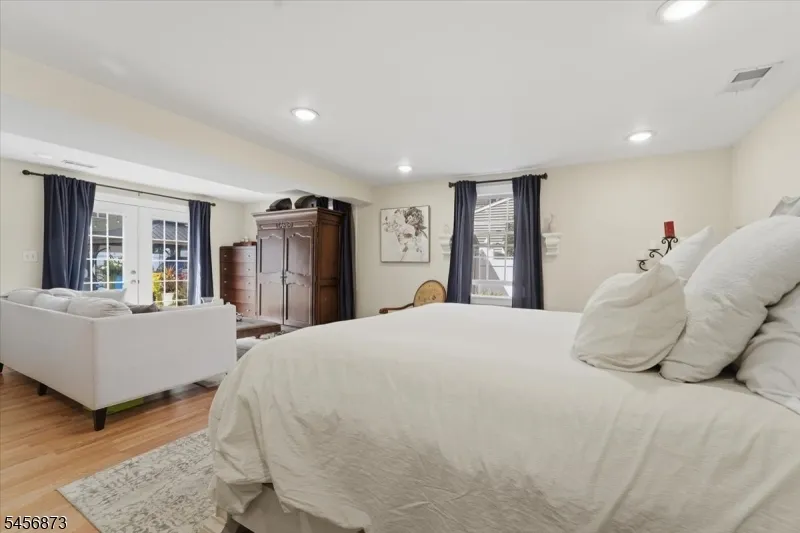 105 Osceola Ave Middlesex, NJ 08846