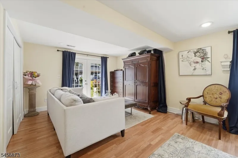 105 Osceola Ave Middlesex, NJ 08846