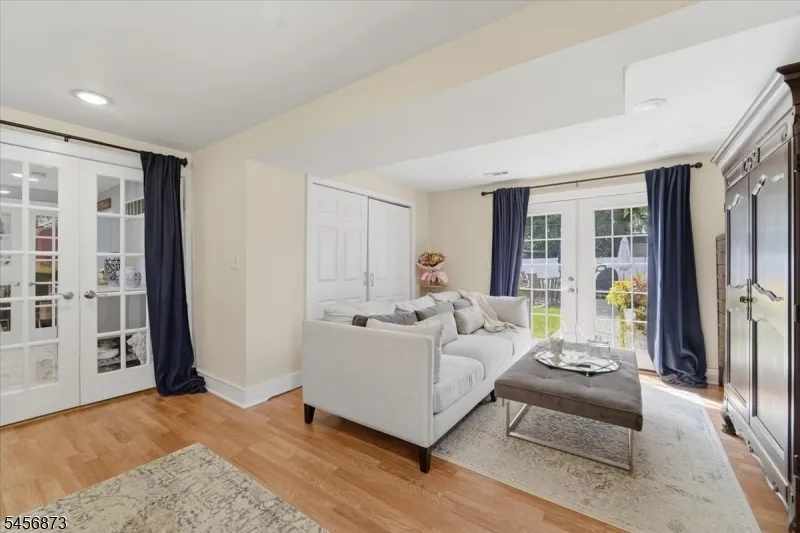 105 Osceola Ave Middlesex, NJ 08846