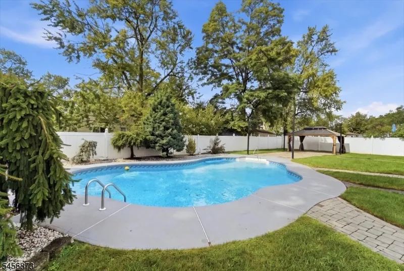 105 Osceola Ave Middlesex, NJ 08846