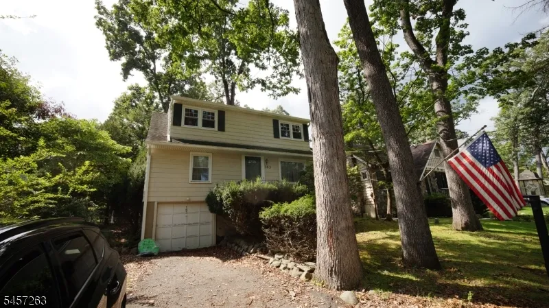 163 Chestnut Dr Wayne, NJ 07470