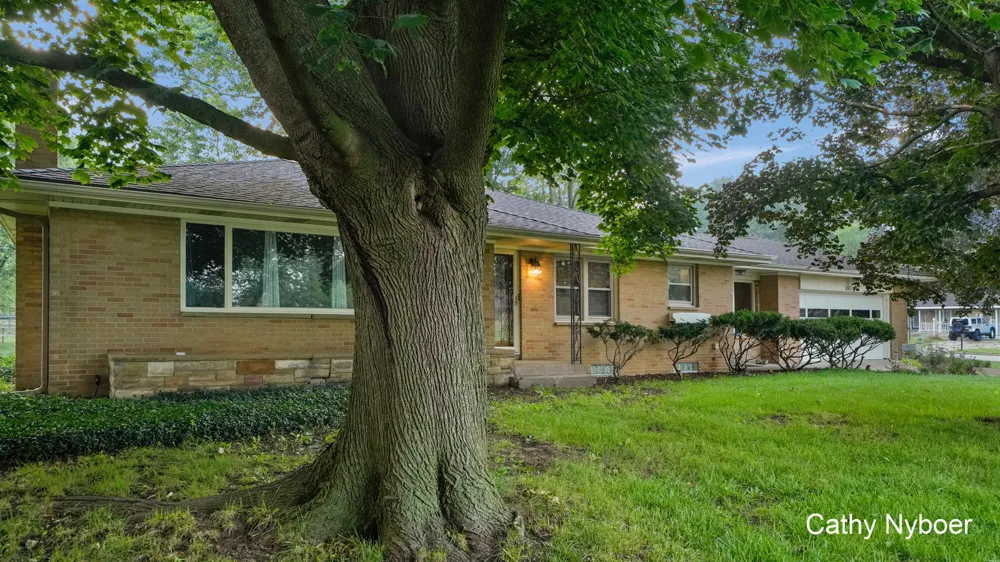 3860 Ivanrest Avenue SW Grandville City, MI 49418