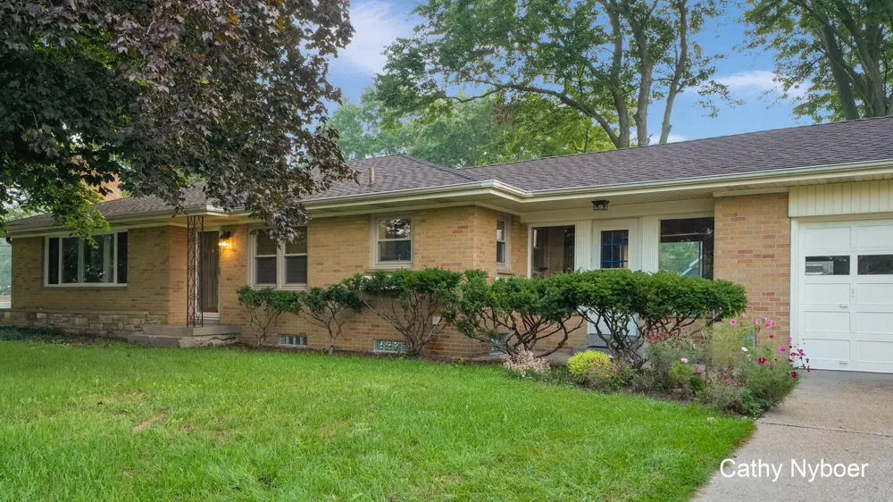 3860 Ivanrest Avenue SW Grandville City, MI 49418