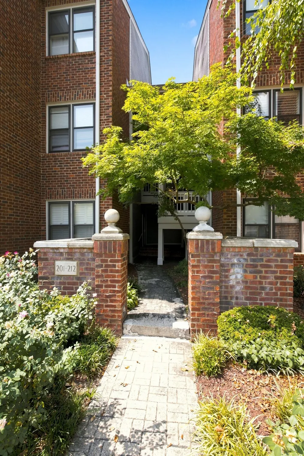 207 Ashlawn Ct Nashville, TN 37215