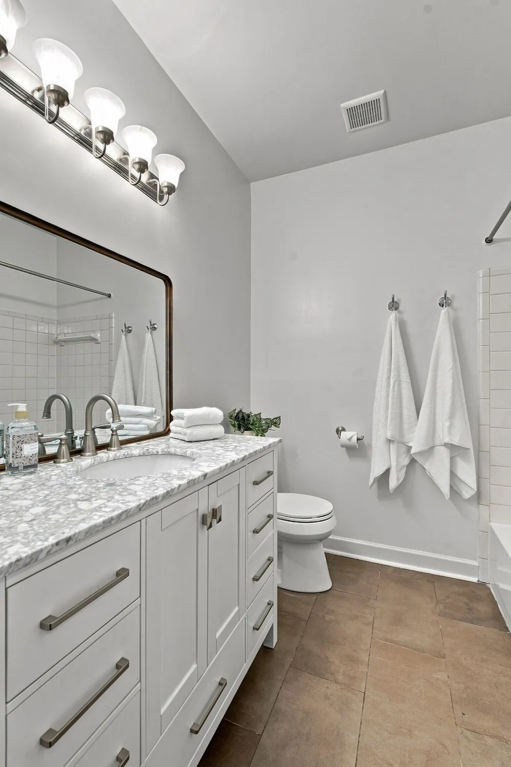 207 Ashlawn Ct Nashville, TN 37215