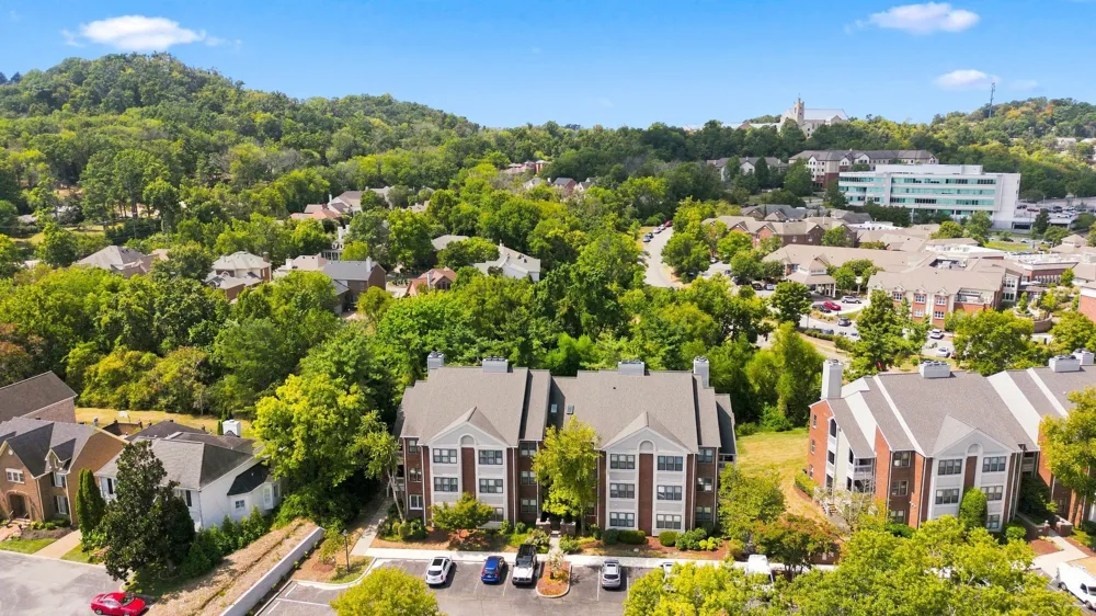 207 Ashlawn Ct Nashville, TN 37215