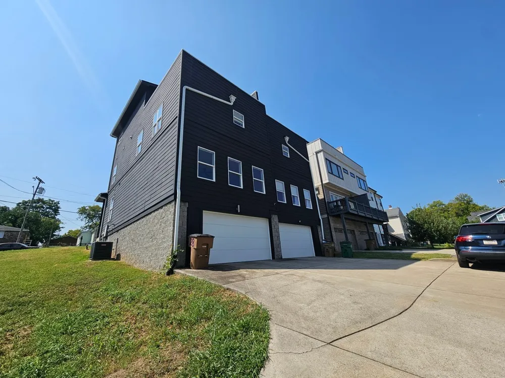 28 N Hill St Nashville, TN 37210