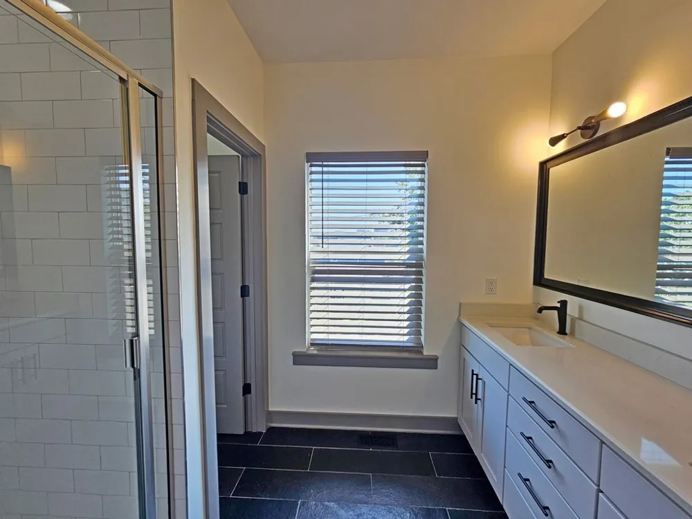 28 N Hill St Nashville, TN 37210