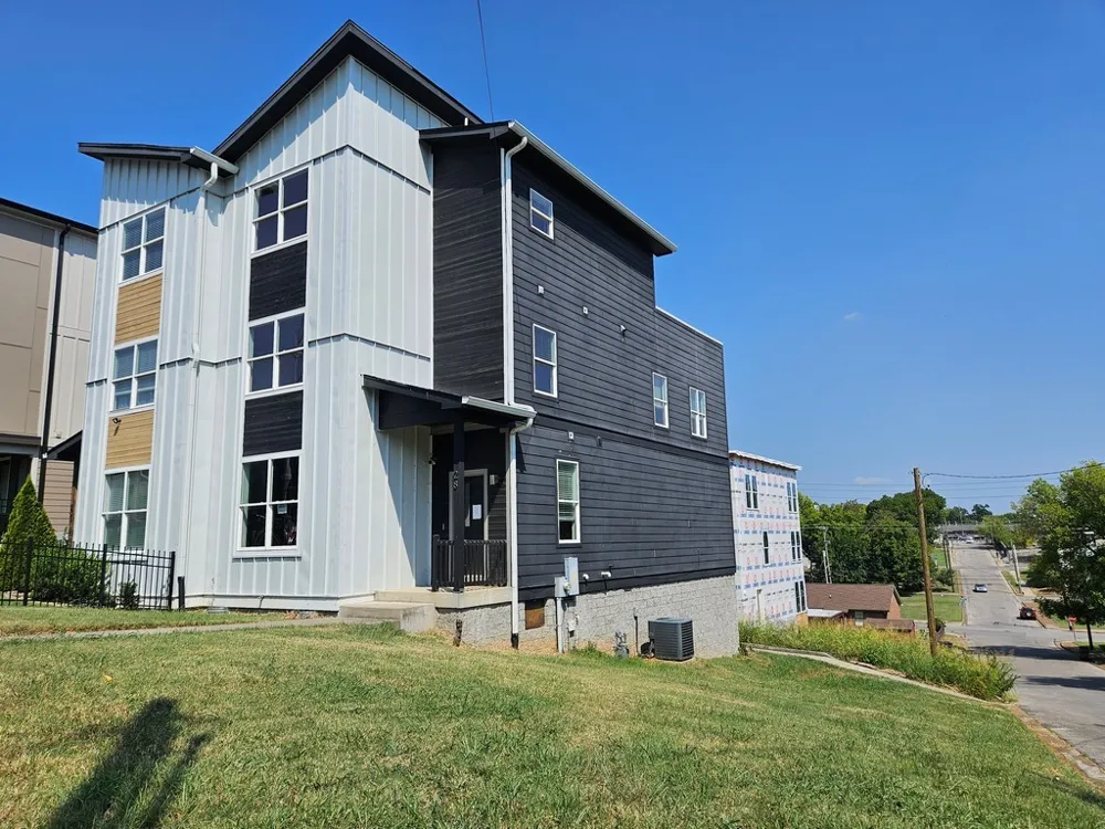 28 N Hill St Nashville, TN 37210