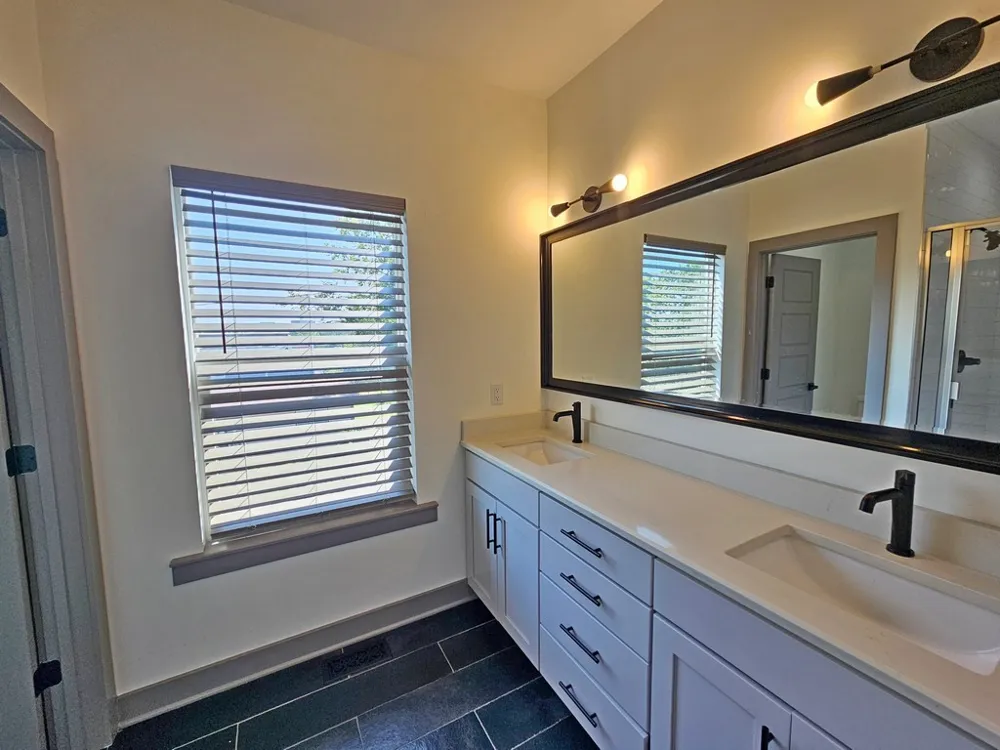 28 N Hill St Nashville, TN 37210