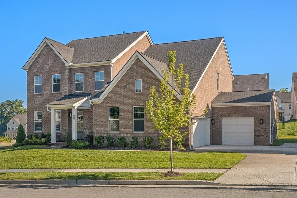 464 Tomlinson Pointe Dr Mount Juliet, TN 37122