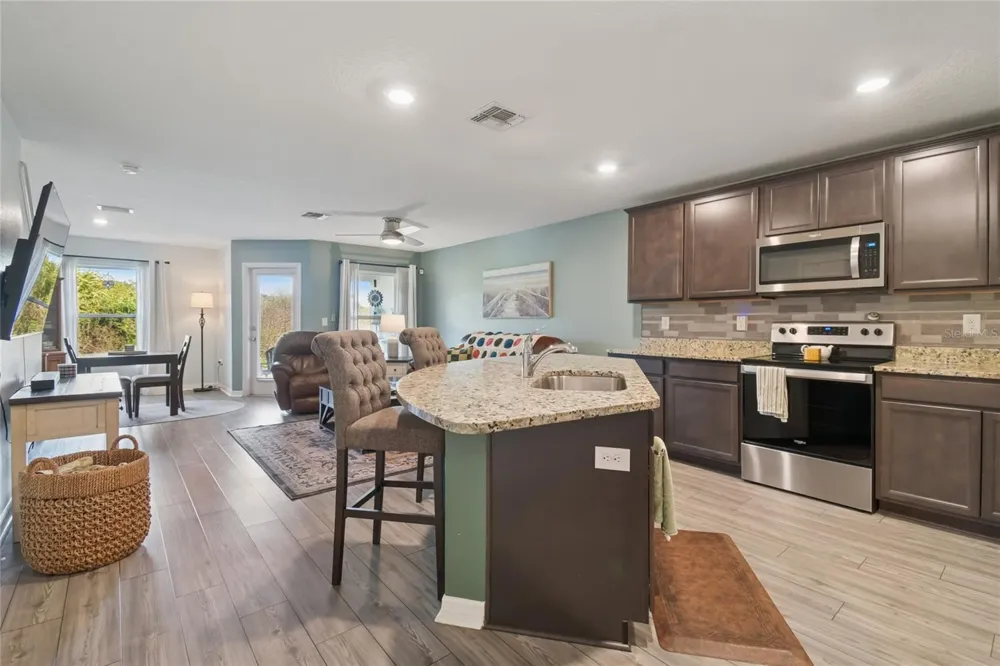 5228 NEW FRIENDSHIP PL Tampa, FL 33619
