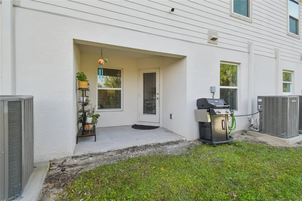 5228 NEW FRIENDSHIP PL Tampa, FL 33619