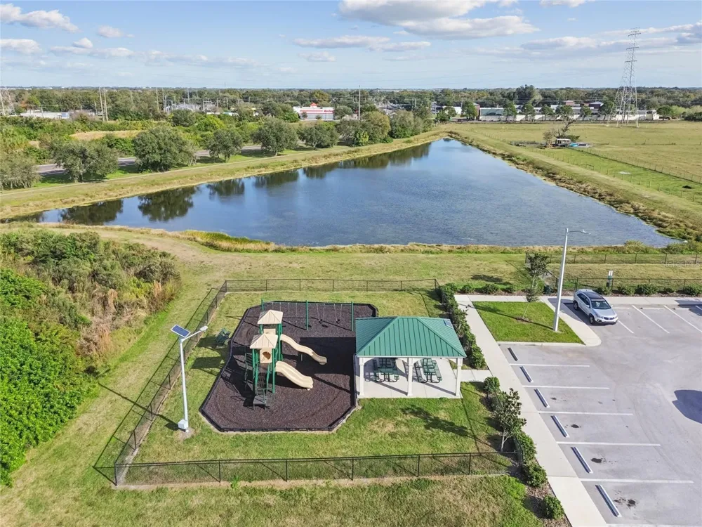 5228 NEW FRIENDSHIP PL Tampa, FL 33619