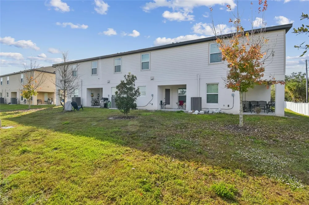 5228 NEW FRIENDSHIP PL Tampa, FL 33619