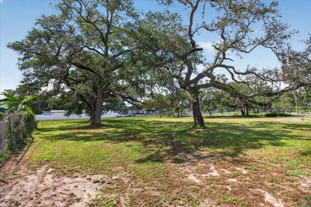 5311 E COLUMBUS DRIVE Tampa, FL 33619