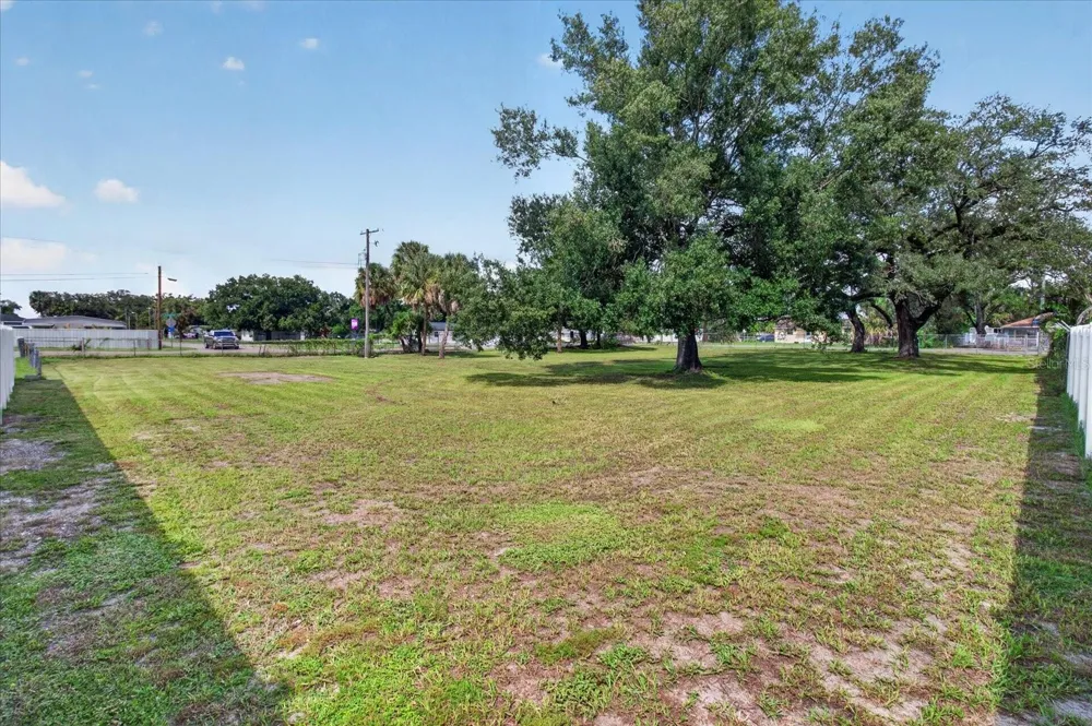 5311 E COLUMBUS DRIVE Tampa, FL 33619