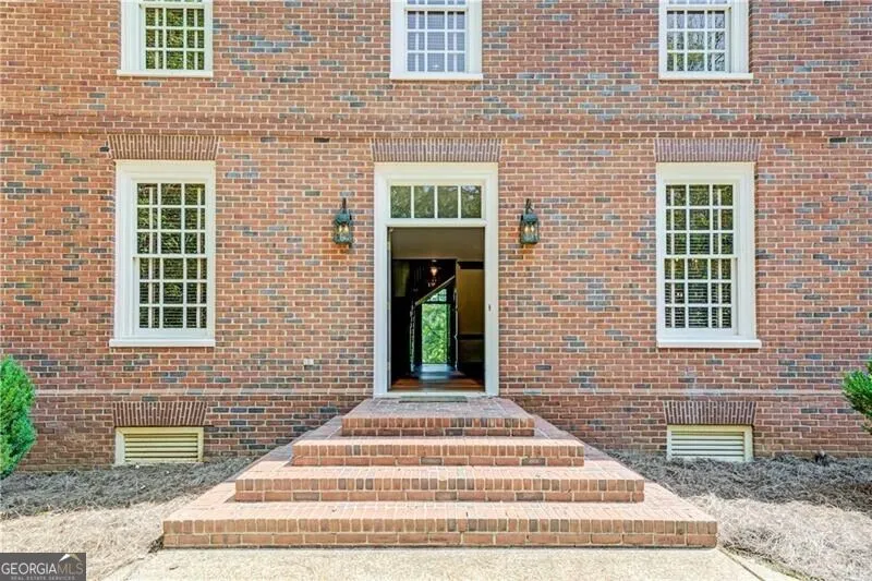 1740 Highgrove Club DR Milton, GA 30004