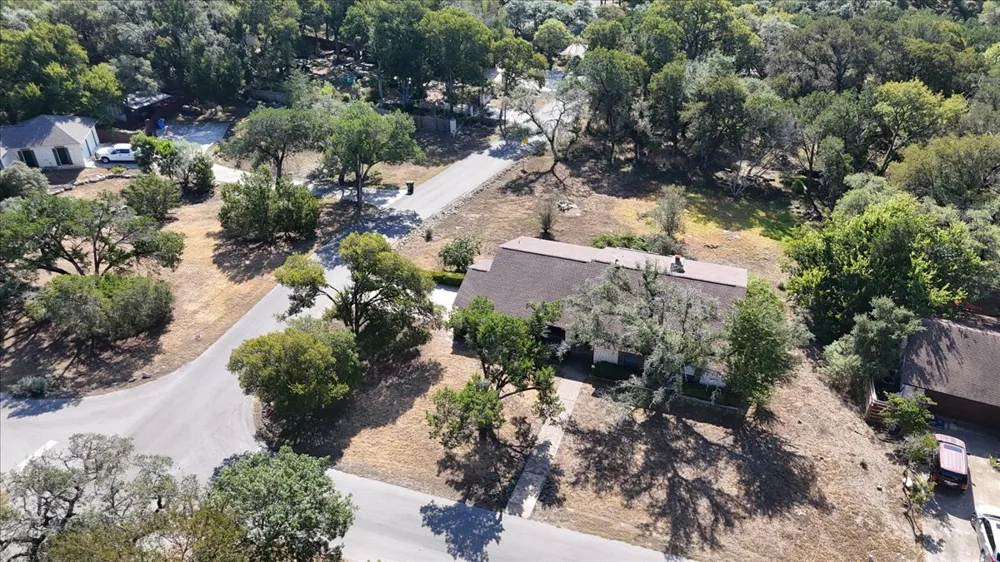 21 Shady Grove Lane Wimberley, TX 78676