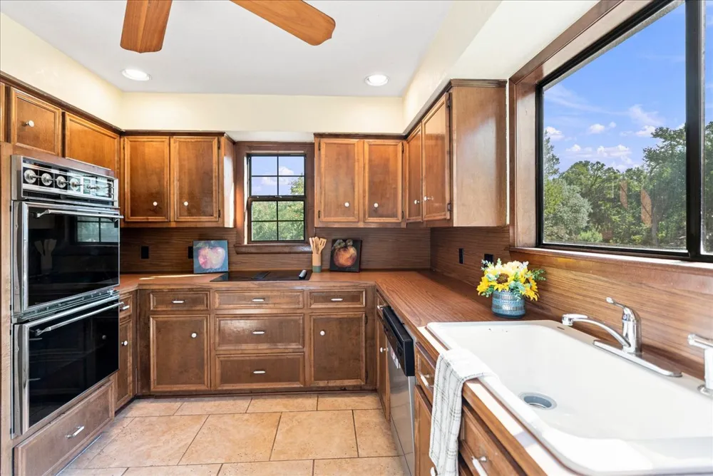21 Shady Grove Lane Wimberley, TX 78676