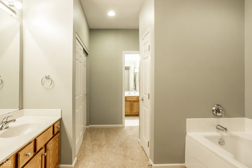 10484 Muir Lane Fishers, IN 46037