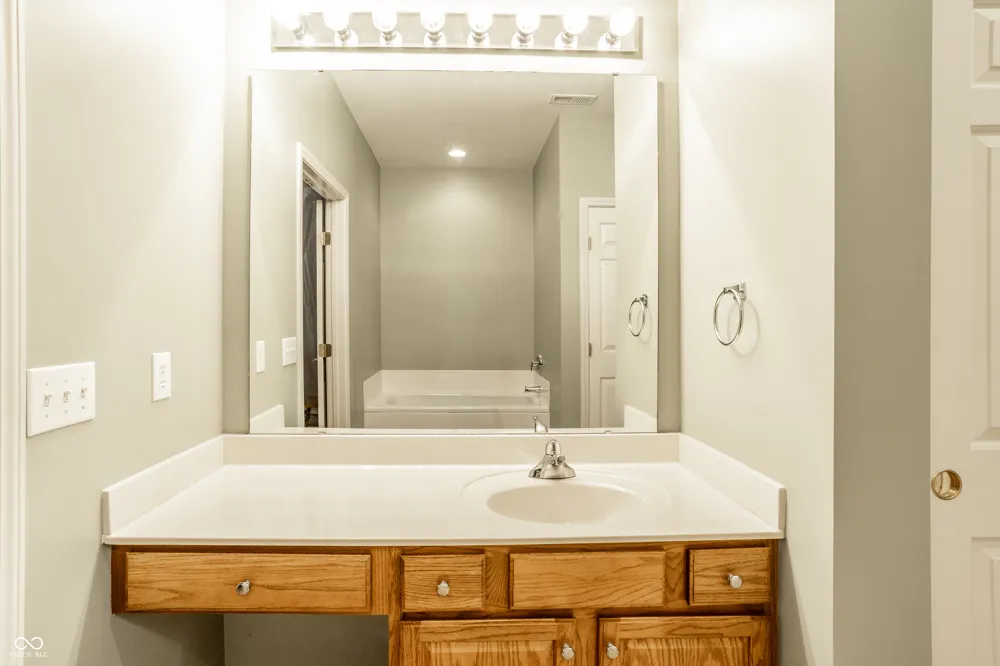 10484 Muir Lane Fishers, IN 46037