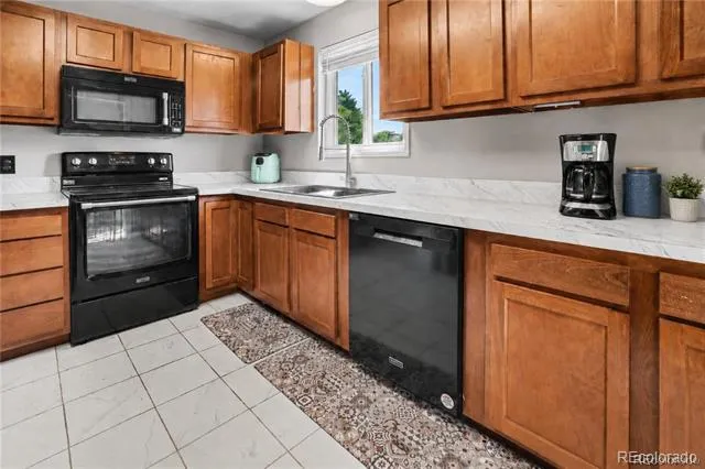 1092 S Iris Street Lakewood, CO 80226