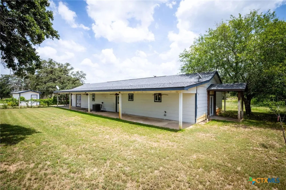 19642 S State Highway 123 Seguin, TX 78155