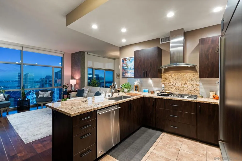 800 The Mark #2406 San Diego, CA 92101