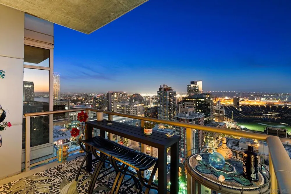 800 The Mark #2406 San Diego, CA 92101